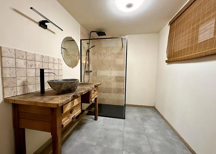 Leora Cosy Holiday home *